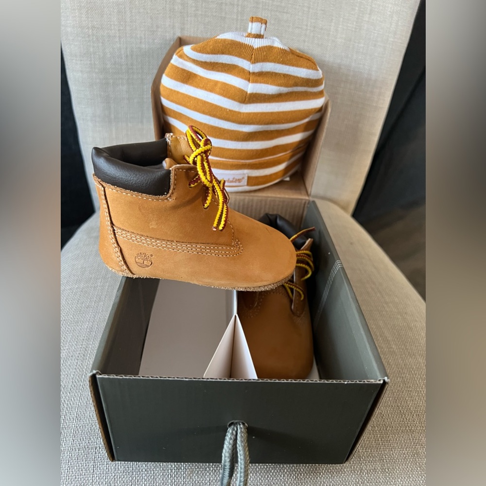 Timberland Crib Booties w/ Hat Size 3